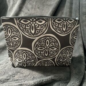 Thirty-One Gray and White Patterned Pouch - NWOT